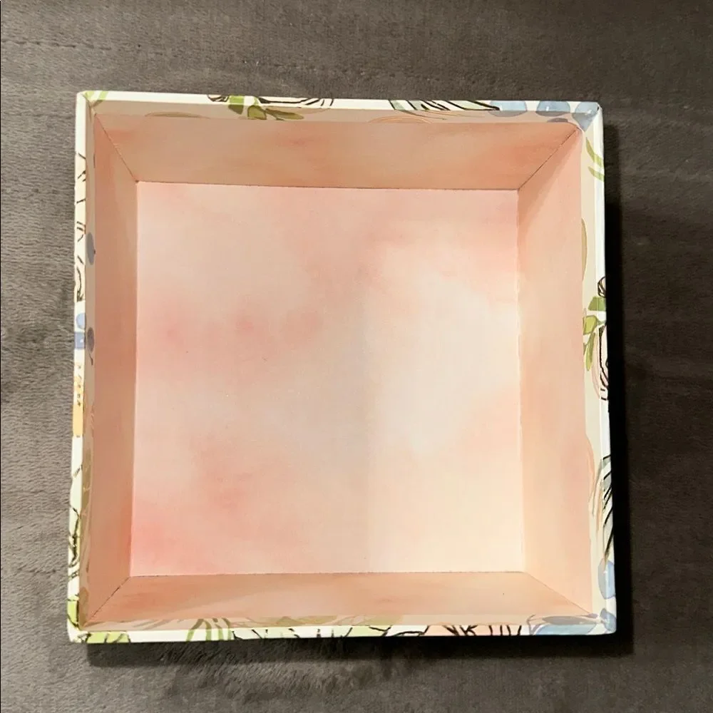 THE FARMHOUSE One Pastel Floral Gold Tone Top Ivory Bow Square Nesting Gift Box
